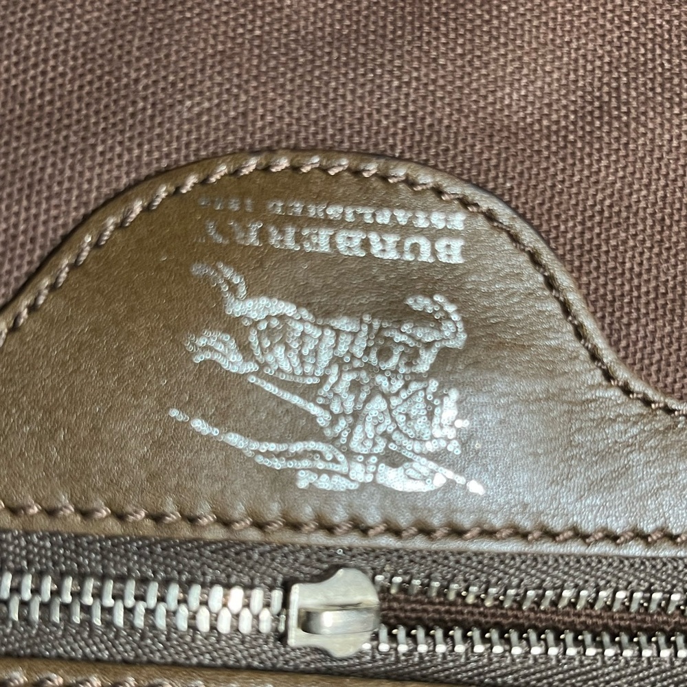 Burberry Brown and Tan Shoulder Bag beautiful. Vintage. Large - Picture 14 of 16